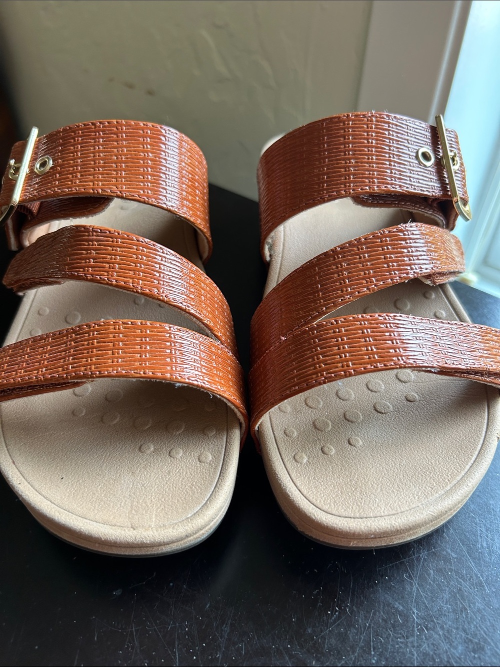 Vionic brown slip on sandals size 5